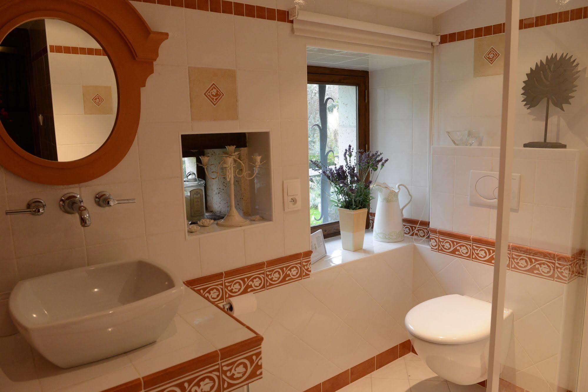 Moulin Rouhaud Hotel Montboyer Buitenkant foto