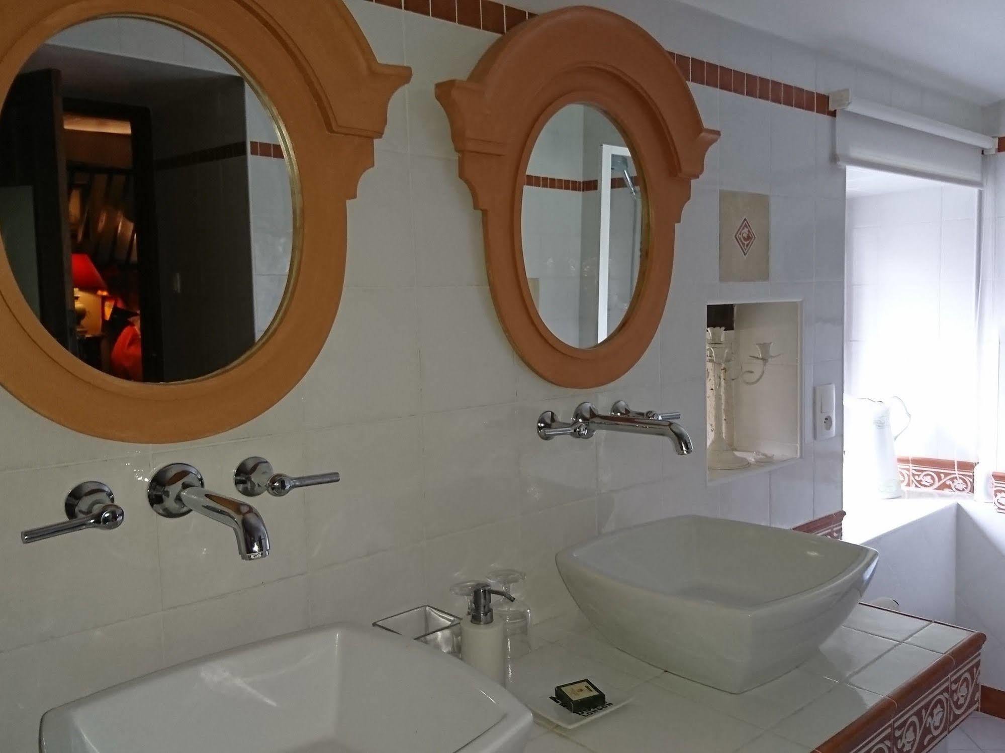 Moulin Rouhaud Hotel Montboyer Buitenkant foto
