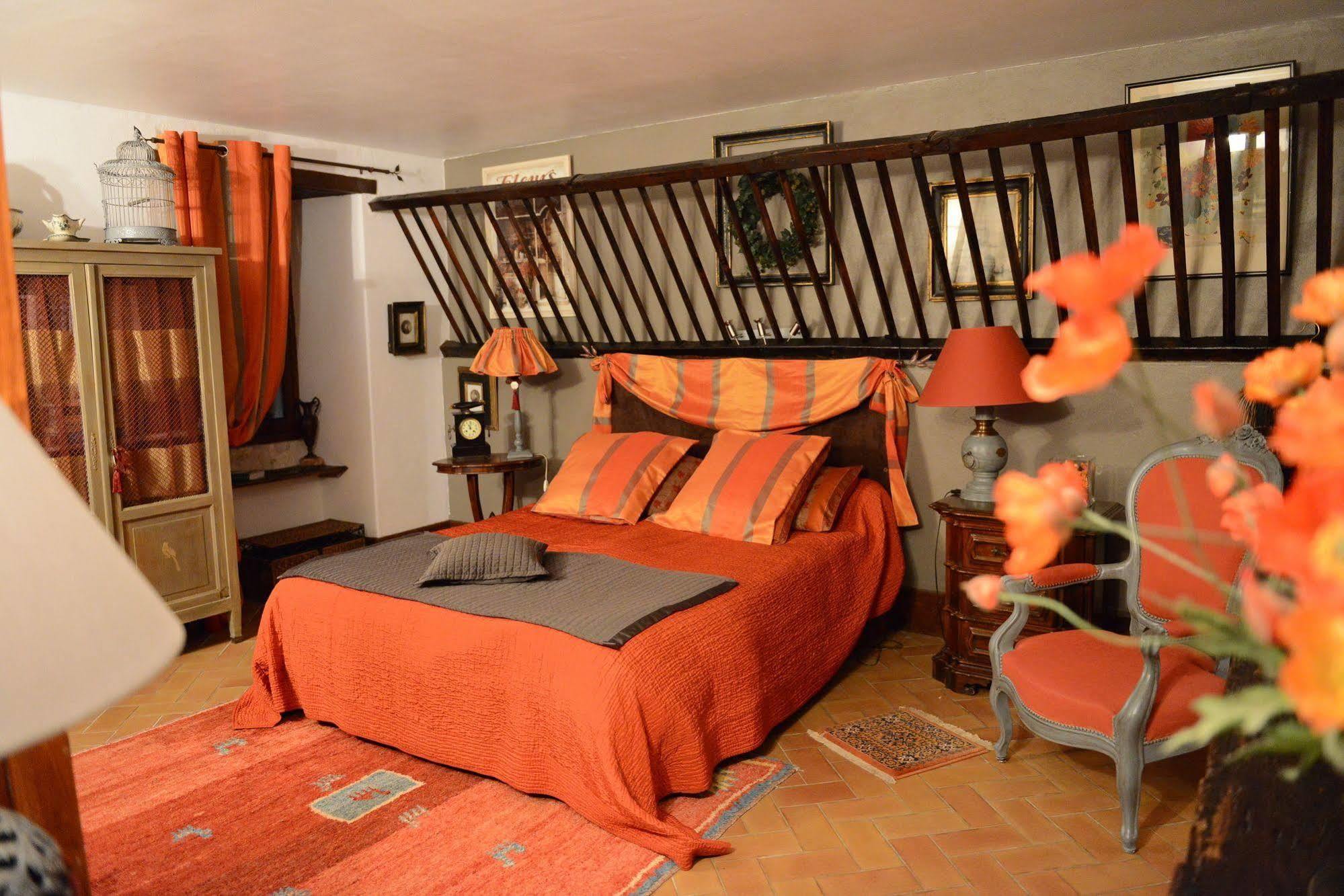 Moulin Rouhaud Hotel Montboyer Buitenkant foto